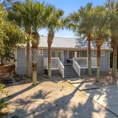 Walk to Beach | Sleeps 8 | Firepit | Beachcombers Nook | Panama City Beach