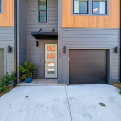 New Luxury Towhome, Coastal Grove, Sleeps 10, Near Bay