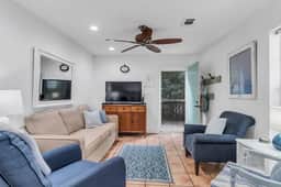 Coastal Canopy Cottage, South of 30A, Walk to Beach, Fenced Yard