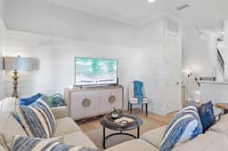 30A, Roof Top Views,Walk to Beach, Sleeps 14 - Image 2