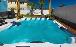 Walk to Beach, Hot Tub, Sleeps 12, Luxury Home - Image 2