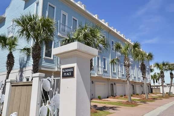 30A, Roof Top Views,Walk to Beach, Sleeps 14 - Image 1