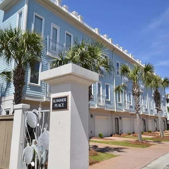 30A, Roof Top Views,Walk to Beach, Sleeps 14 - Image 1