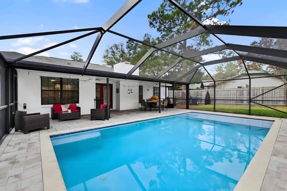 Private Pool | Sleeps 11 | Sunny Side Retreat | Bluewater Bay