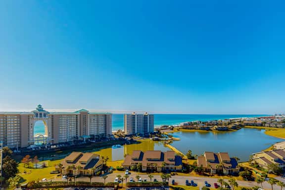 Gulf Views | Resort | Pools | Gulf View Getaway | Pickleball | Miramar Beach
