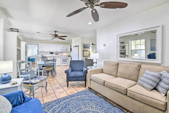 Coastal Canopy Cottage, South of 30A, Walk to Beach, Fenced Yard