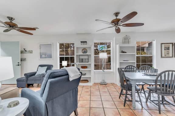 Coastal Canopy Cottage, South of 30A, Walk to Beach, Fenced Yard
