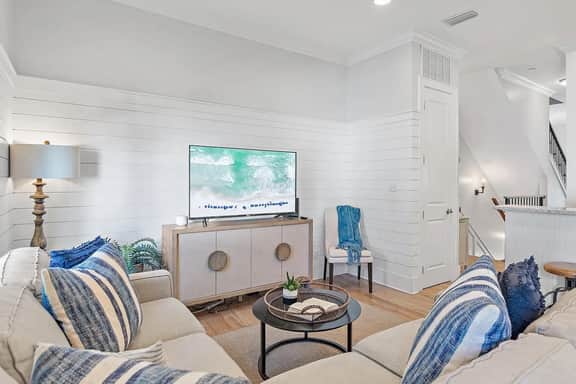 30A, Roof Top Views,Walk to Beach, Sleeps 14 - Image 2