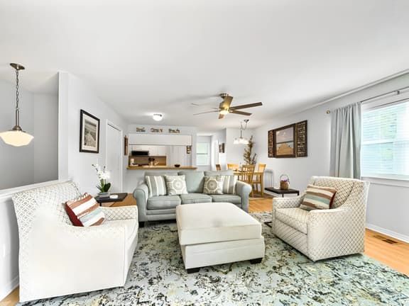 Pool | Sleeps 6 | Salty Seagrove | Walk to Beach | Seagrove