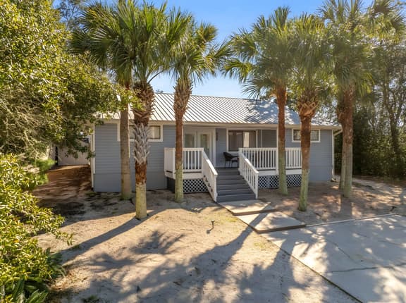 Walk to Beach | Sleeps 8 | Firepit | Beachcombers Nook | Panama City Beach