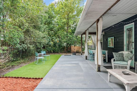 Coastal Canopy Cottage, South of 30A, Walk to Beach, Fenced Yard