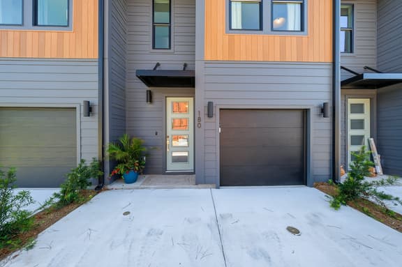 New Luxury Towhome, Coastal Grove, Sleeps 10, Near Bay